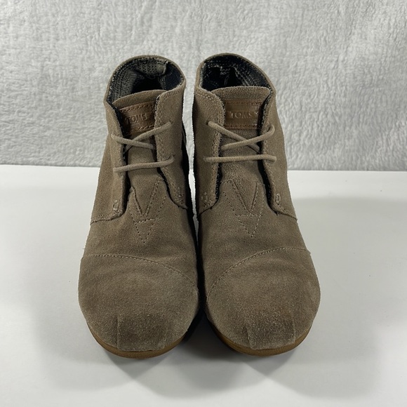 TOMS Desert Suede Taupe Wedge Lace Up Booties size 7.5 - Picture 2 of 9